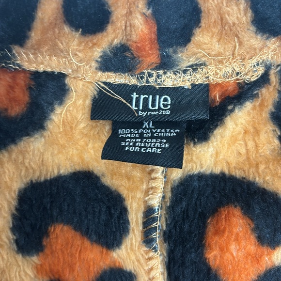 True by Rue 21 | Animal Print Fluffy Booty Shorts | Soft Cozy Bottoms | Size XL - Picture 5 of 8